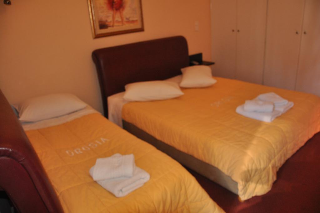 Hotel Drosia Messíni Buitenkant foto