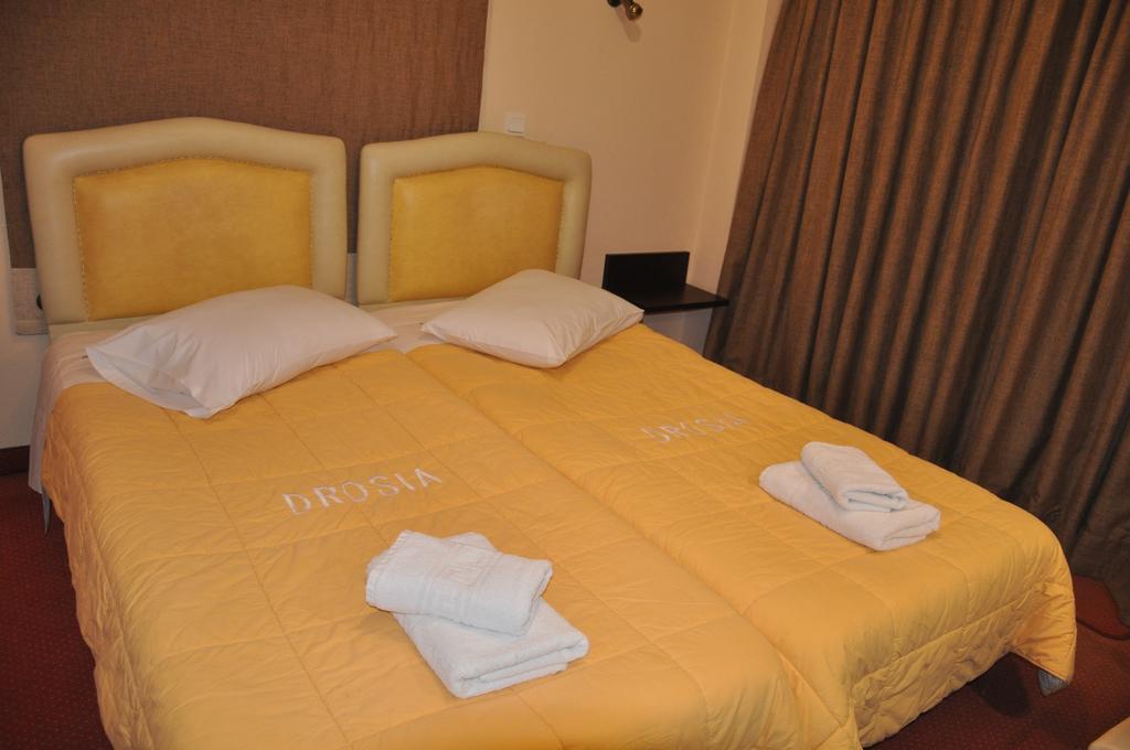 Hotel Drosia Messíni Buitenkant foto